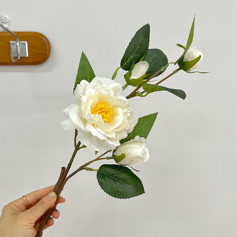 Künstliches Blumenarrangement