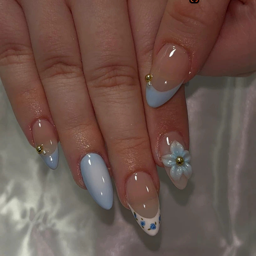 Dekorativer Press-On Nagelkunst Set mit Zubehör
