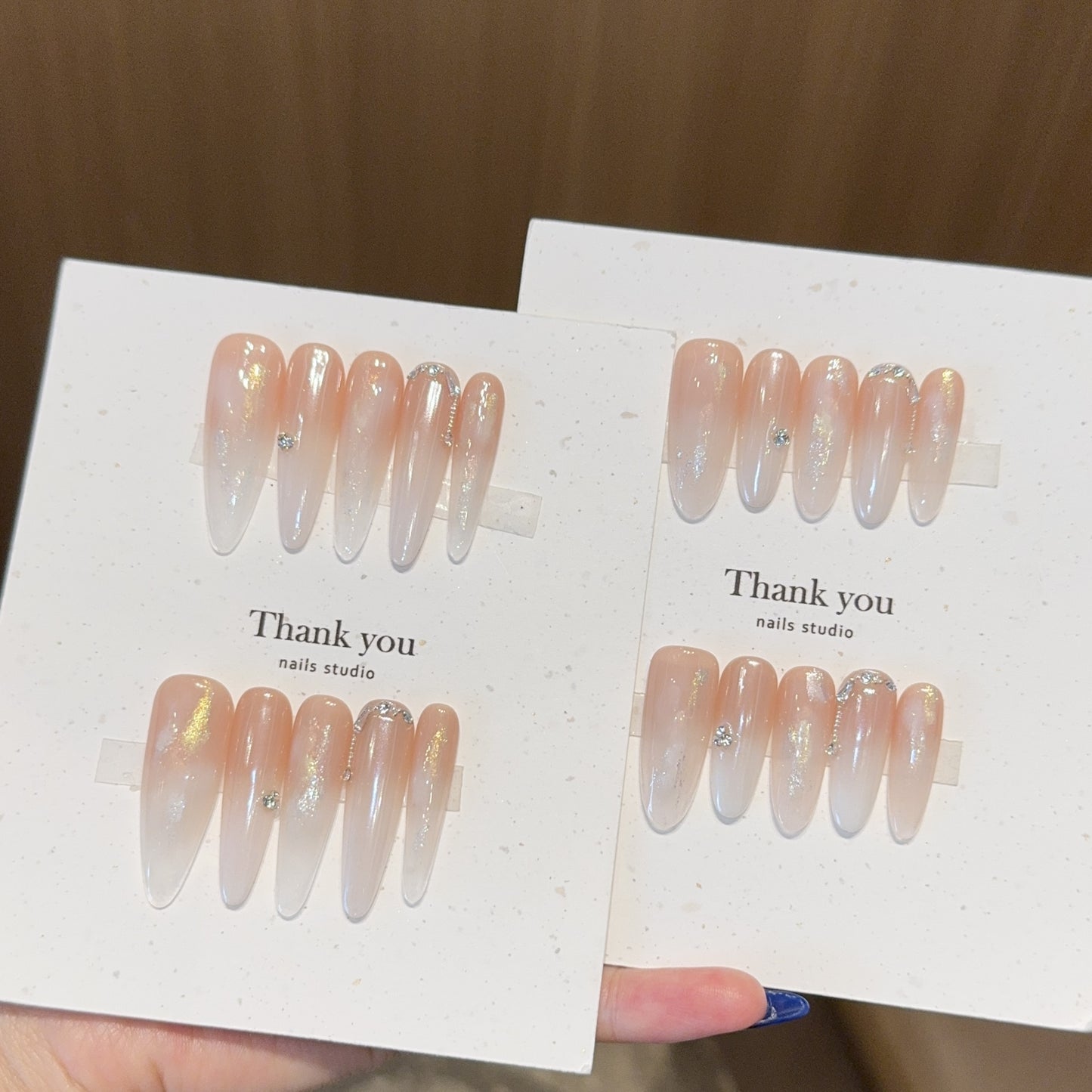 Kunstnagelset mit Eleganten Glitzerakzenten Brehn