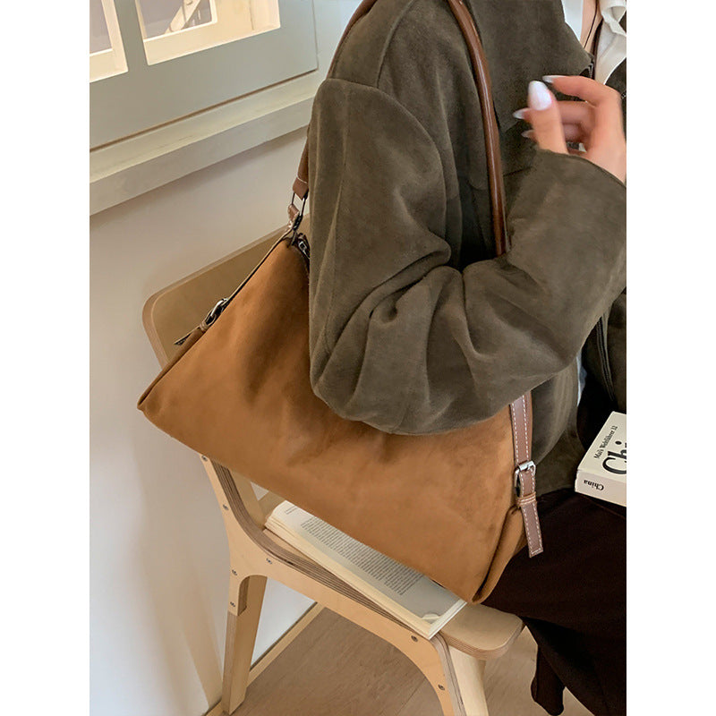 Elegante Wildleder Hobo-Handtasche