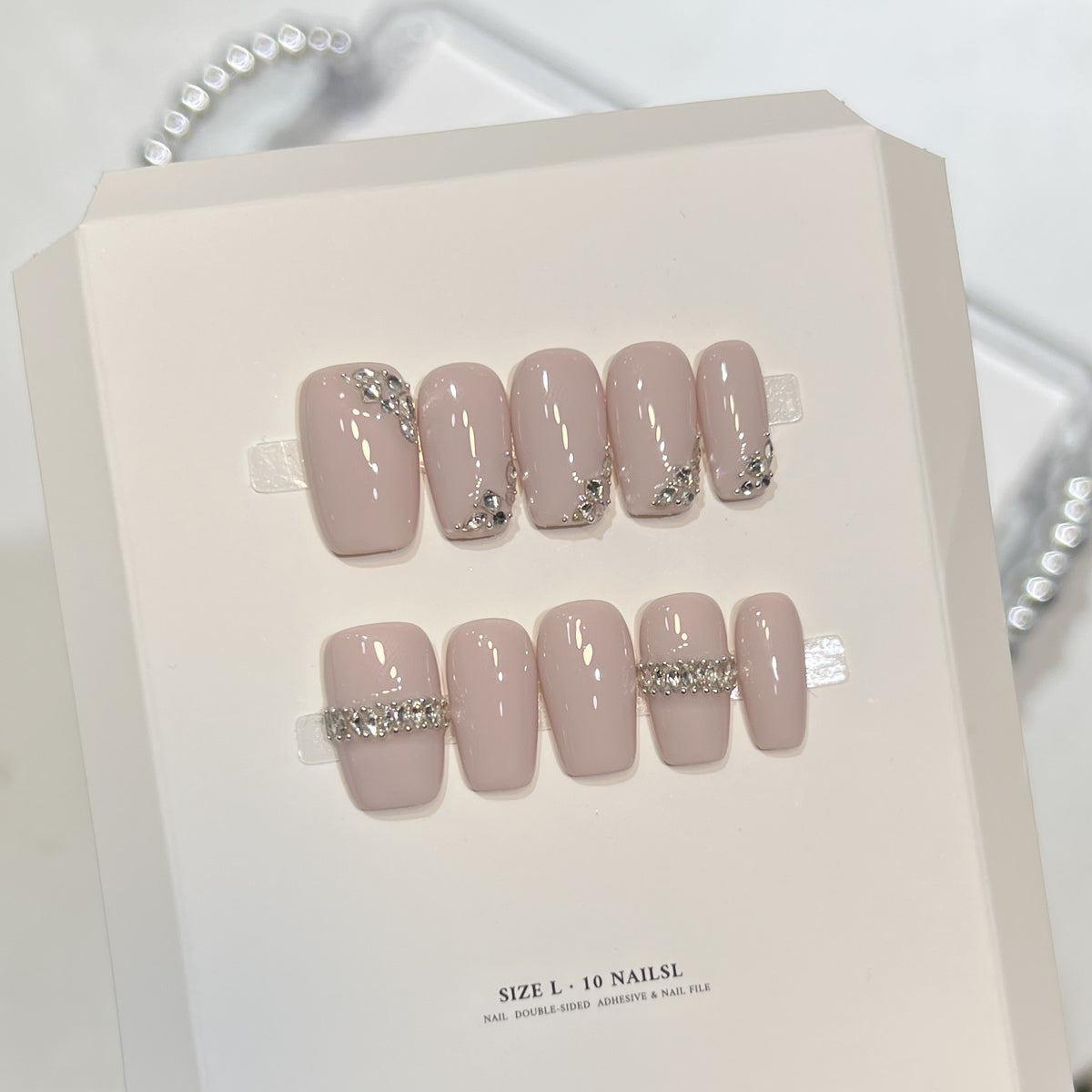 Luxuriöser mit Strass verzierten Press-On Nagelset Brehn