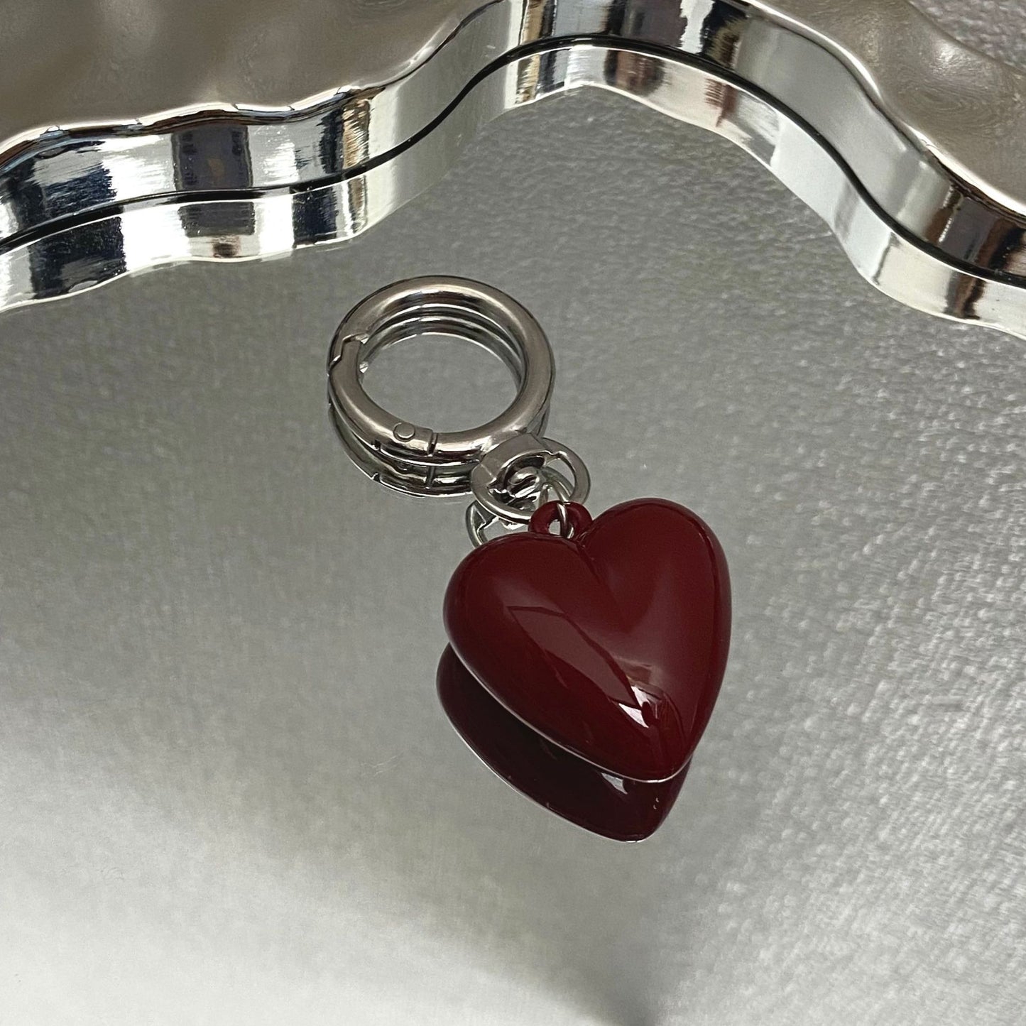 Herzförmiger Charm Schlüsselanhänger Brehn