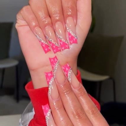 Elegante Lange Quadratische Nageldesigns mit Edelsteinakzenten