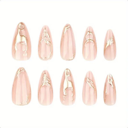 Elegante Stiletto-Nagelverzierungen mit goldenen Akzentdetails Brehn