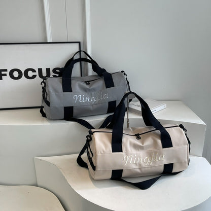 Stylische kompakte Sportduffel Brehn