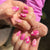 Künstlerisches Press-On Nagelset mit Herz- und Flammenmotiv Brehn