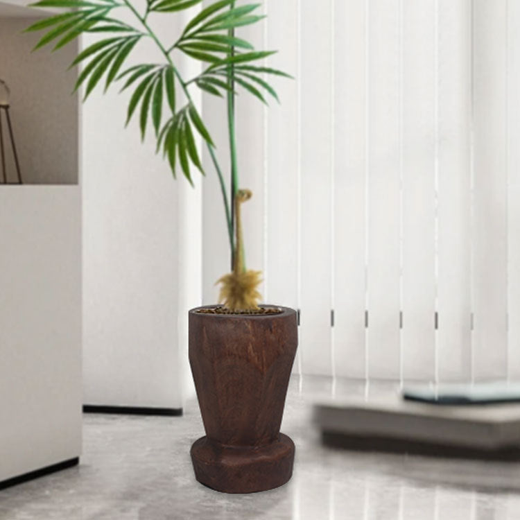 Handgefertigter artisanaler Holz-Hocker