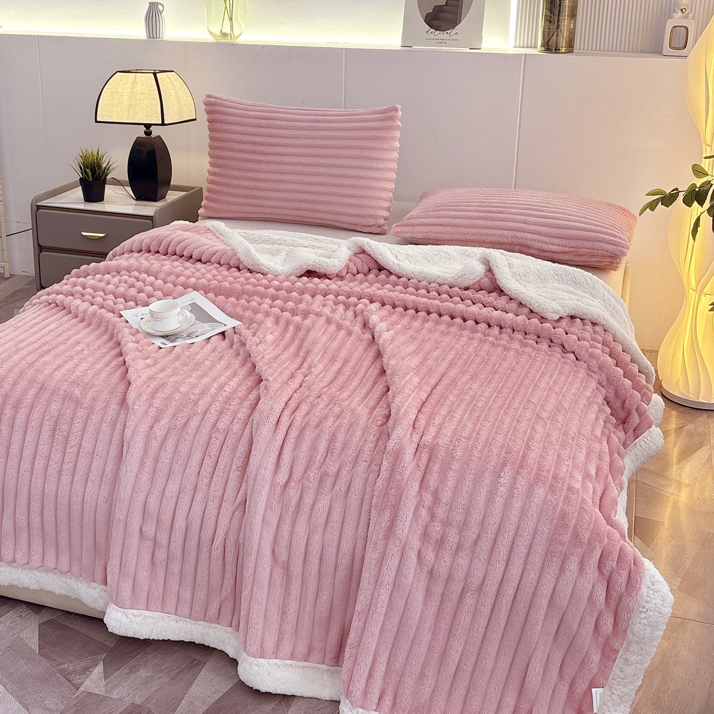 Luxuriöse Plüsch Streifen Fleece Decke