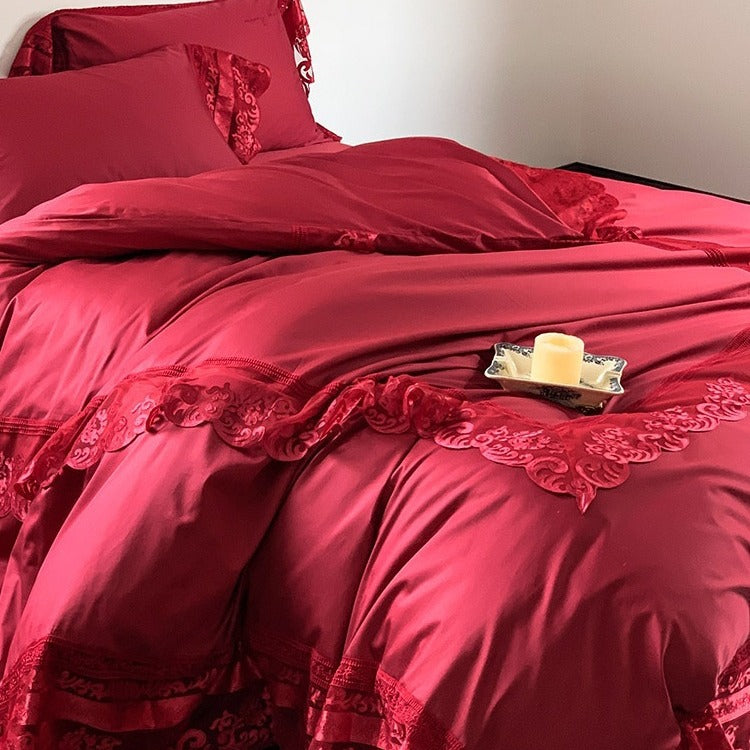 Luxuriöse Rüschen-Bettgarnitur aus Baumwollsatin mit feiner Jacquardstruktur und verdeckter Verschluss