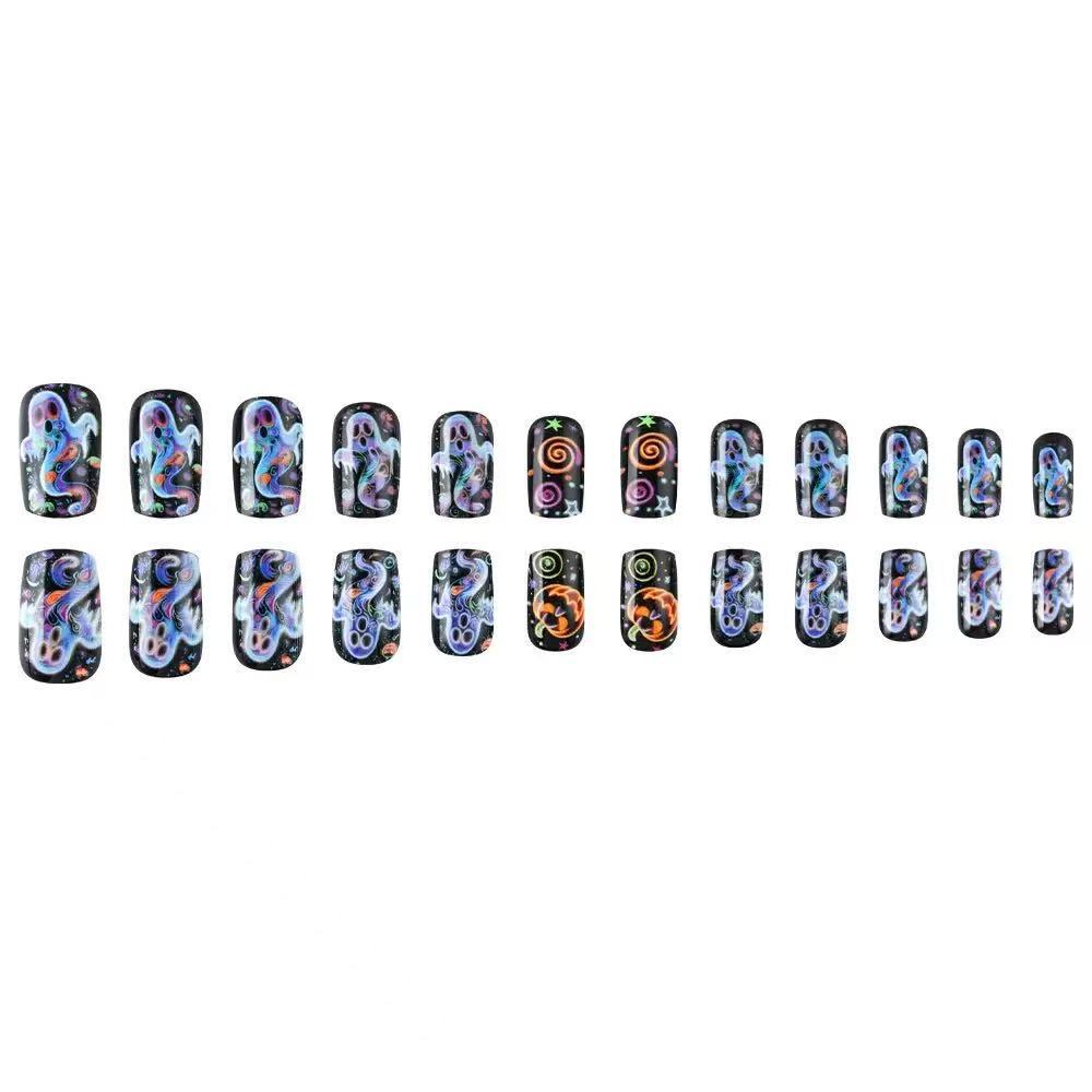 Kreatives Kunstnagelset mit bunten Halloween-Motiven und Glitzereffekten Brehn