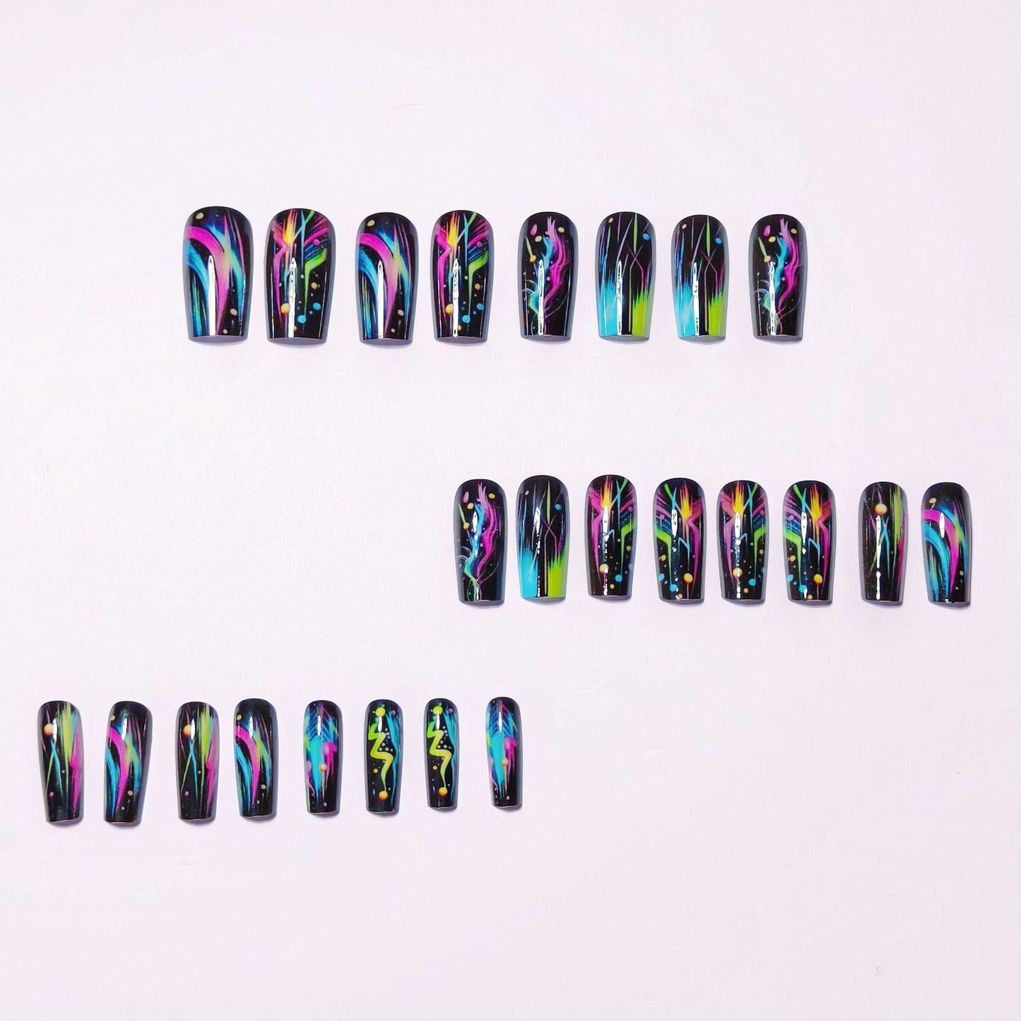 Kreative Kunstnägel mit Leuchtendem Neon-Design Brehn