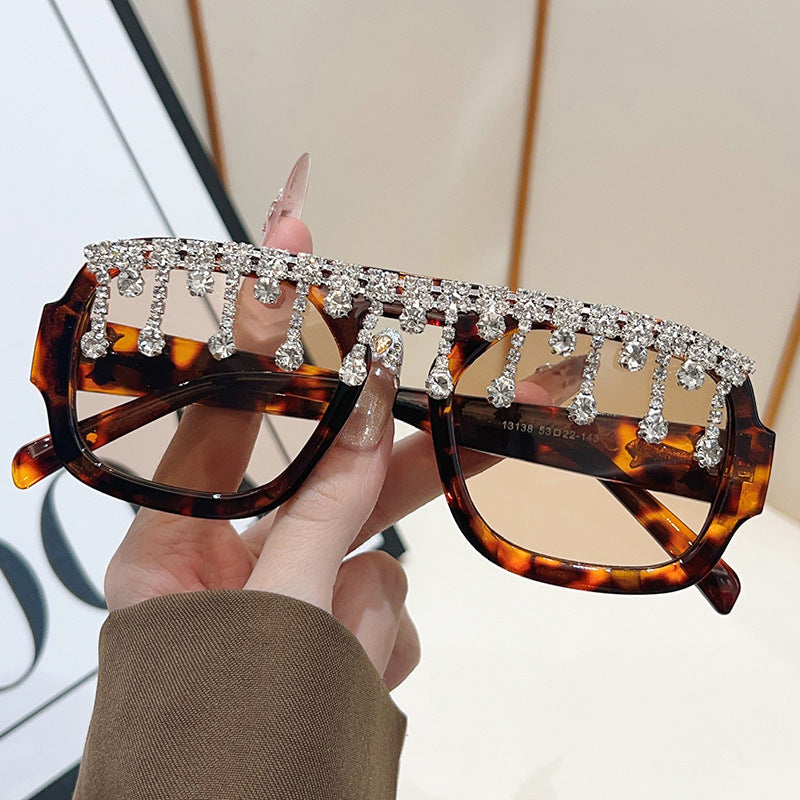 Glamouröse kristallverzierte Sonnenbrille Brehn