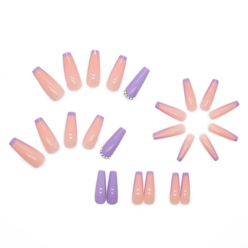 Kunstnagelset mit elegantem und funkelndem Design Brehn