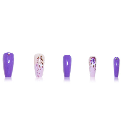 Elegante Floral 3D Press-On Nagelverlängerungen Brehn
