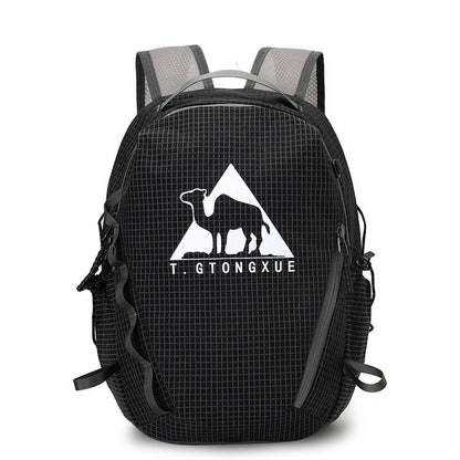 Abenteuerbereite Wandertagesrucksack
