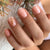 Elegante Press-On Nagelset mit floralem Akzentdesign Brehn