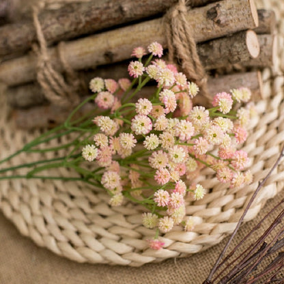 Lebensechtes Gypsophila Blumenbouquet