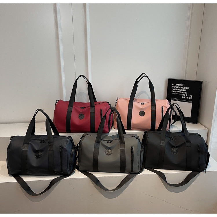 Sportliche Reisetasche Mit Verstärktem Reißverschluss Und Seitlicher Tasche Brehn