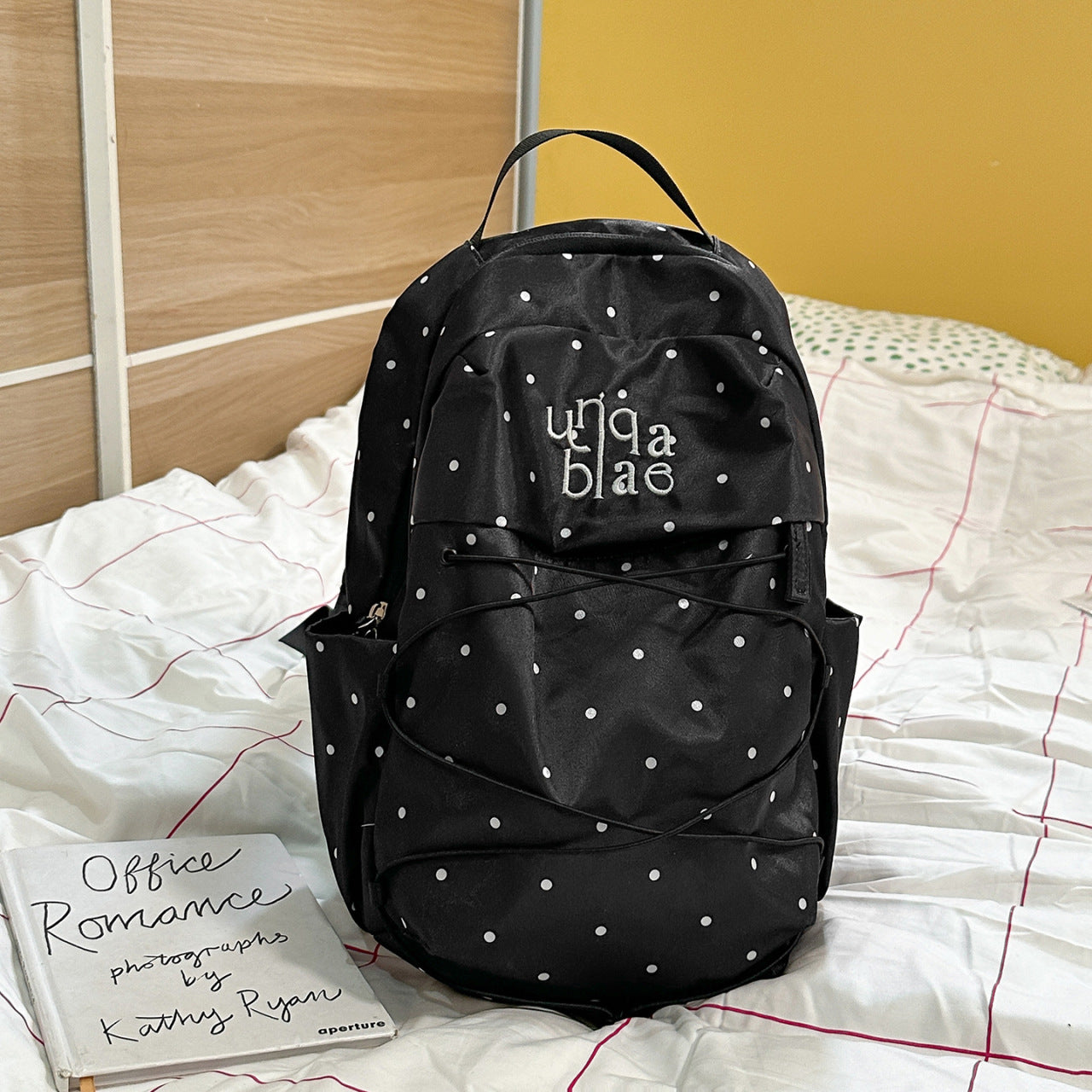 Eleganter gepunkteter Schulrucksack
