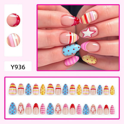 Kreatives Nagelspitzen Design Brehn