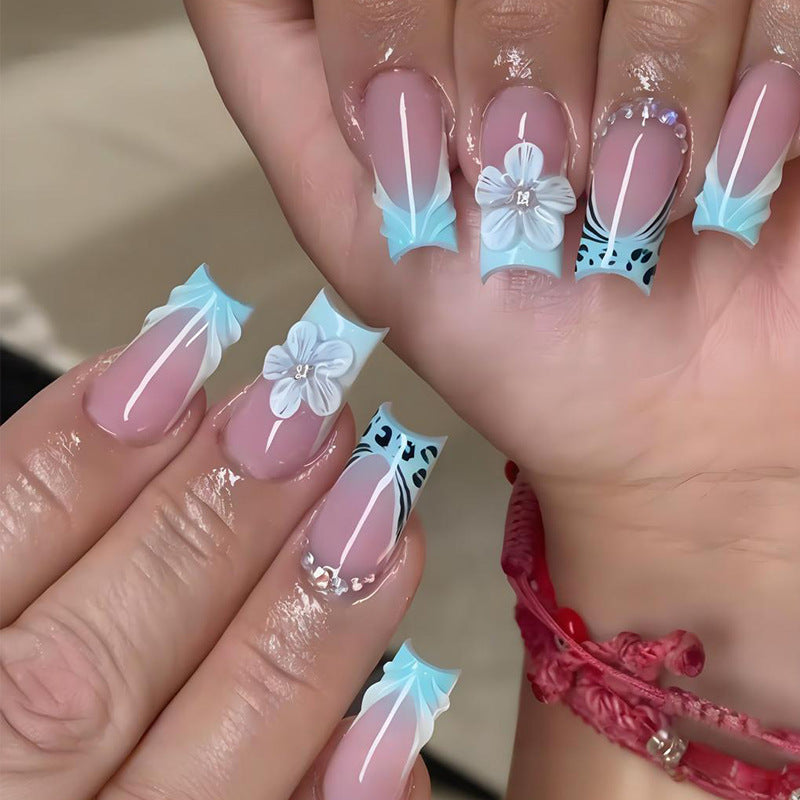 Kunstnagelset mit floralen und trendy Designs Brehn