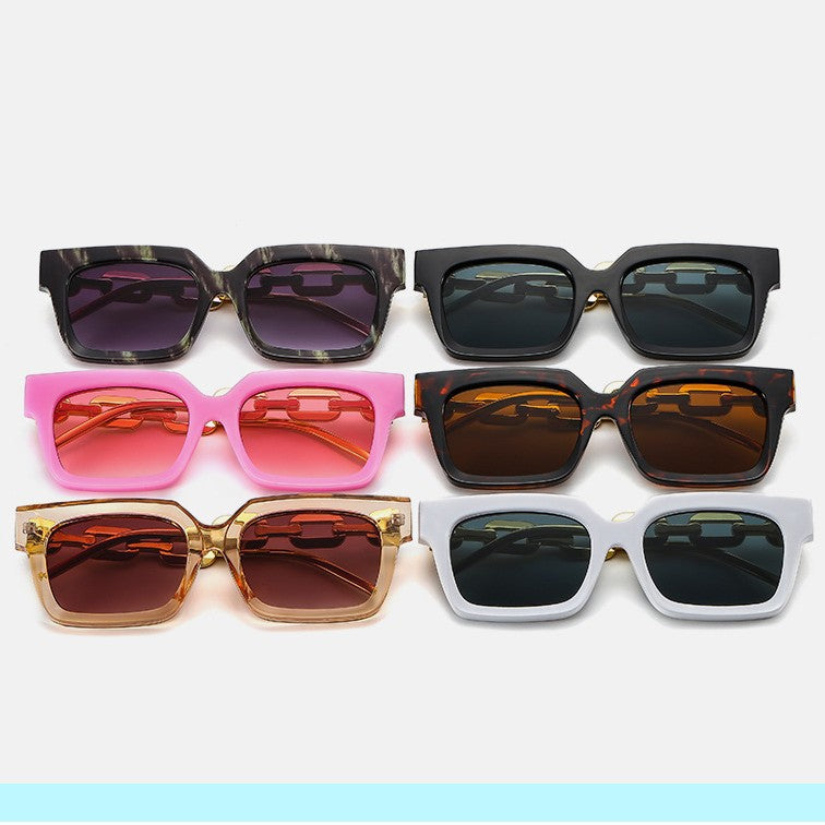 Damen modische quadratische Sonnenbrille mit luxuriösen Kettendetails Brehn
