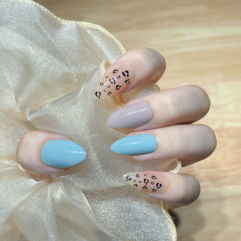 Stylisches Langzeit-Press-On-Nagelset mit abstraktem Leopardenmuster Brehn