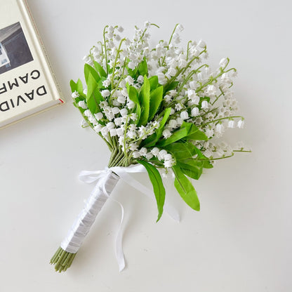 Eleganter Pfingstrosenblumenstrauß