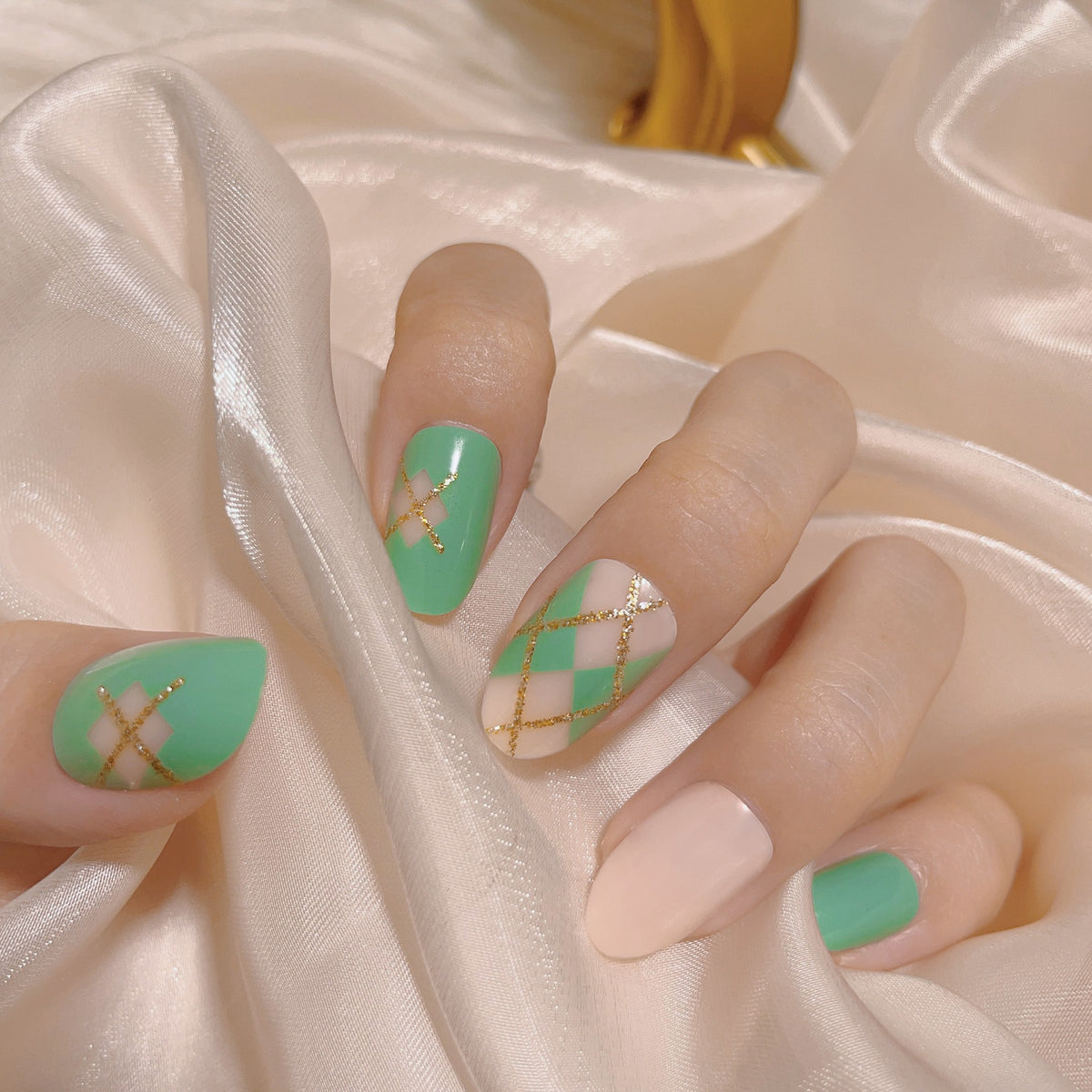 Trendiges geometrisches Muster Press-On-Nagelset