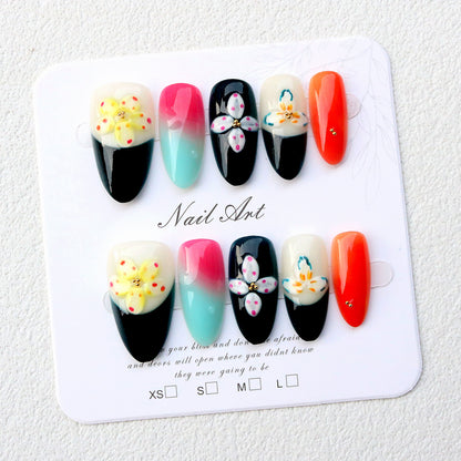 Handgemaltes florales Kunst Press-On Nagelset