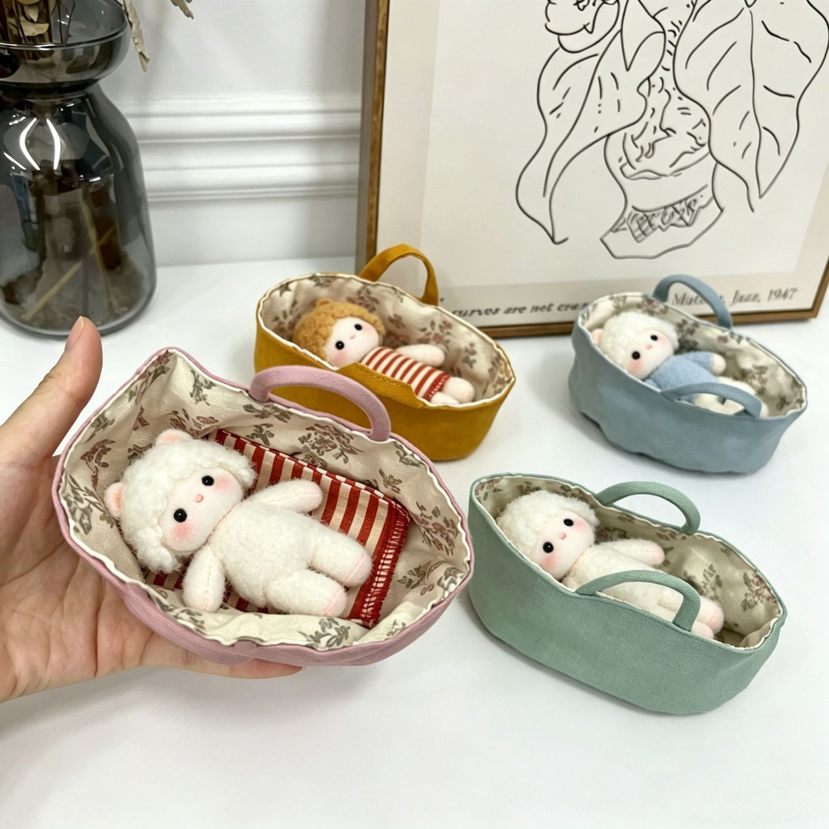 Kleine Leinen-Kosmetiktasche mit floralem Baumwollfutter