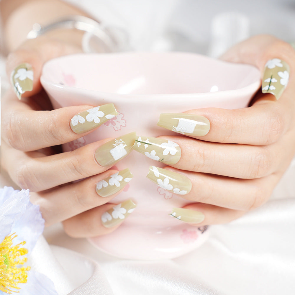 Künstlerische Florale Press-On Nagelkunst Brehn