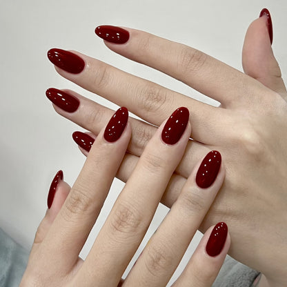 Glänzende mandelförmige Nagelverstärkungen Brehn