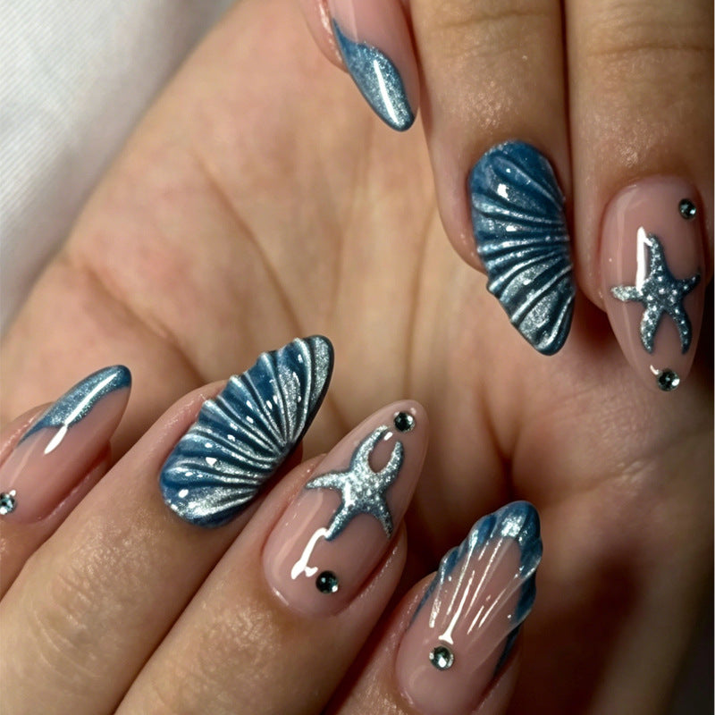 Künstlerisches Nageldesign-Set mit ozeanischen Elementen Brehn