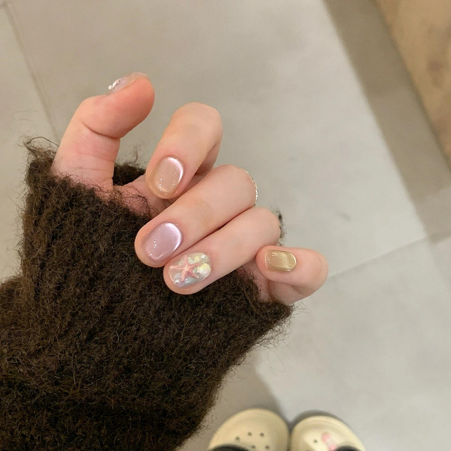 Kunstnagelset mit Schimmernden Akzenten Brehn