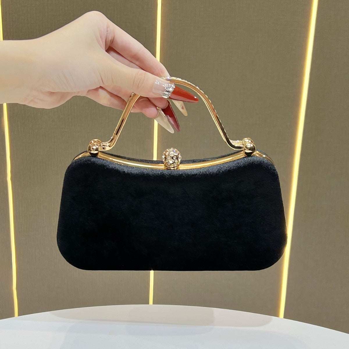 Vintage-inspirierte satin Abendhandtasche