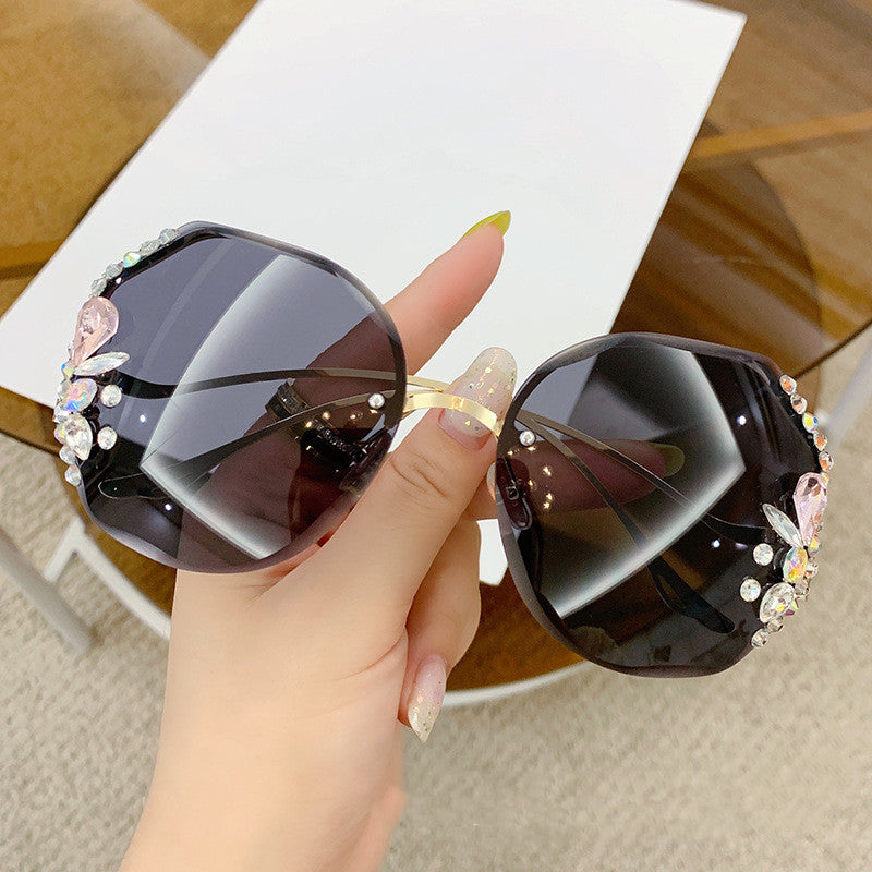 Damen Oversized Sonnenbrille mit dekorativen Steinen Brehn