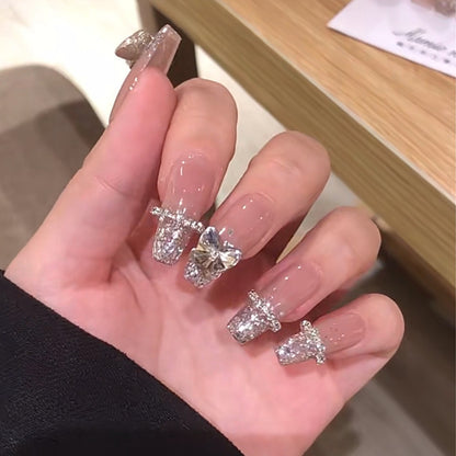 Glamouröse mit Strass verzierte Press-On Nagelset Brehn