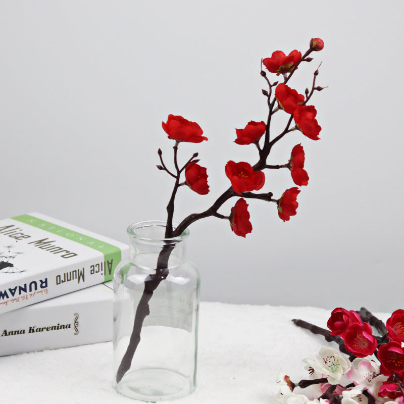Dekorative Blumenarrangement für die Hausdekoration