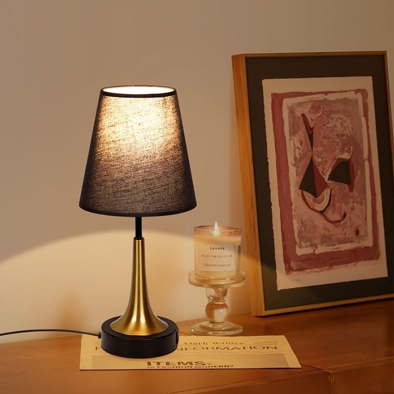 Künstlerische Minimalistische Tischlampe