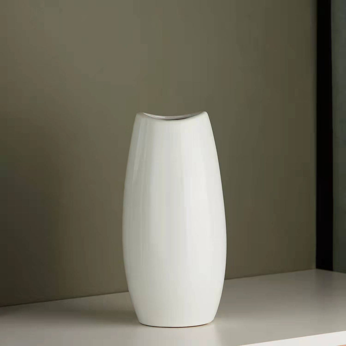 Elegante Keramikvase im modernen Design Brehn