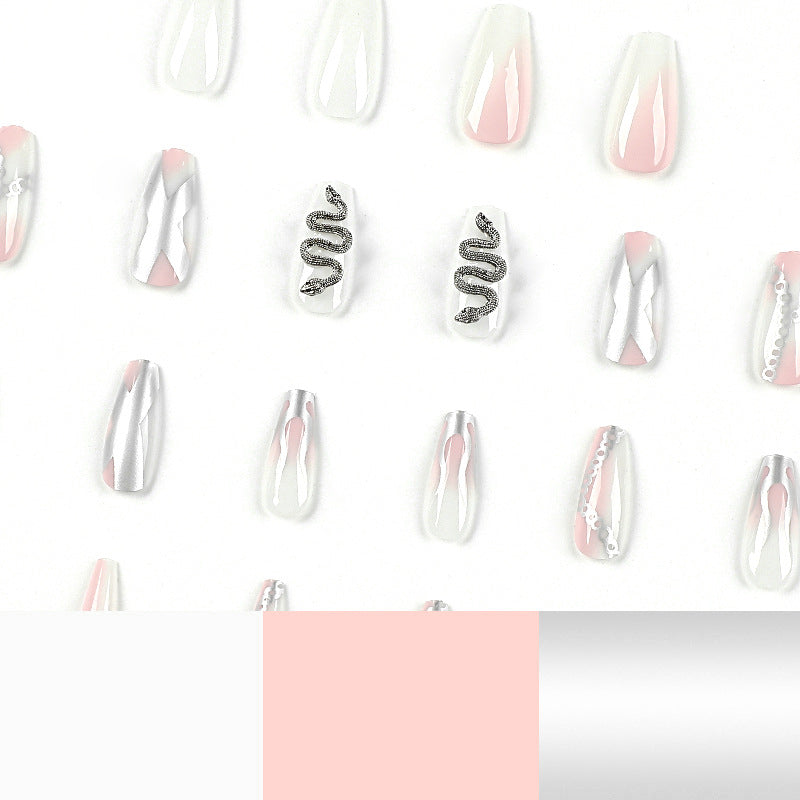 Kunstvolle Nagelverlängerungen mit Schlangen-Design Brehn