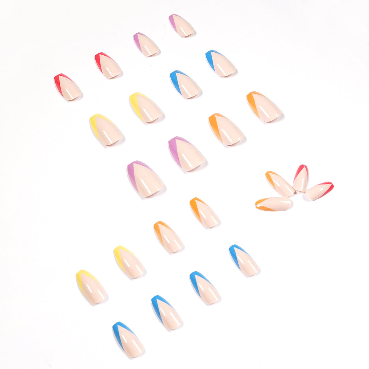 Künstliche Nagelkunst mit bunten Spitzen und eleganten akzentuierten Designs Brehn