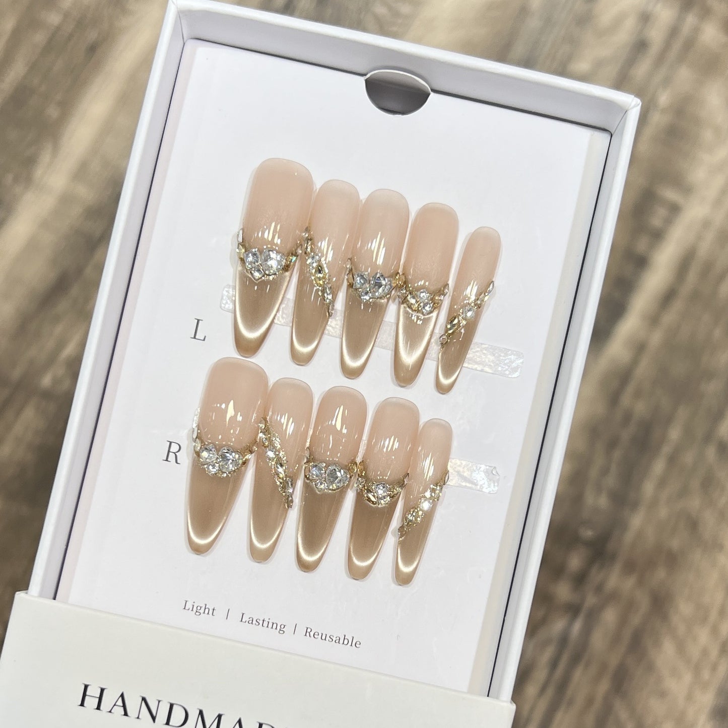 Elegantes Stiletto Press-On Nail Set mit Rhinestones-Design Brehn