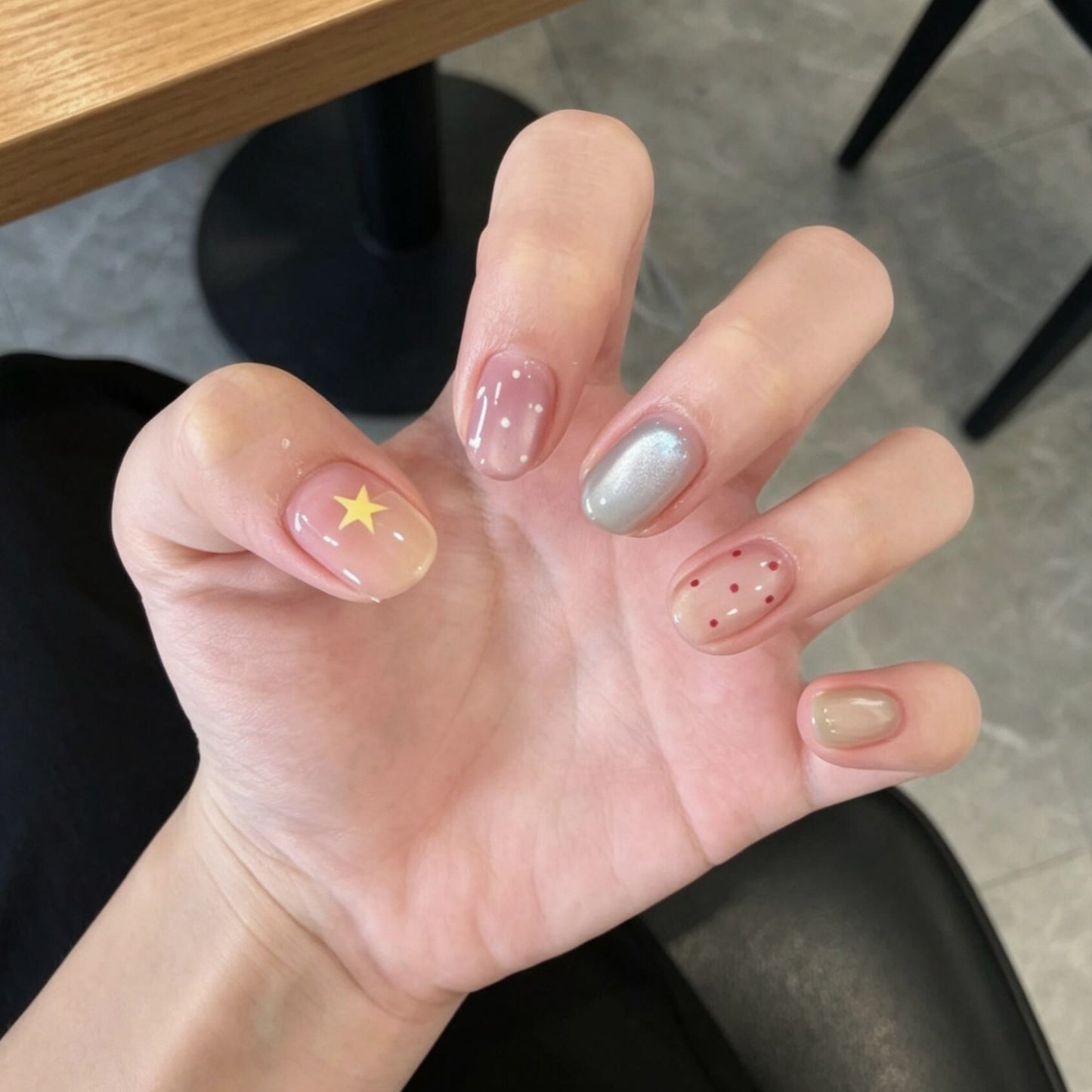 Künstlerisches Mischdesign Press-On Nagelset Brehn