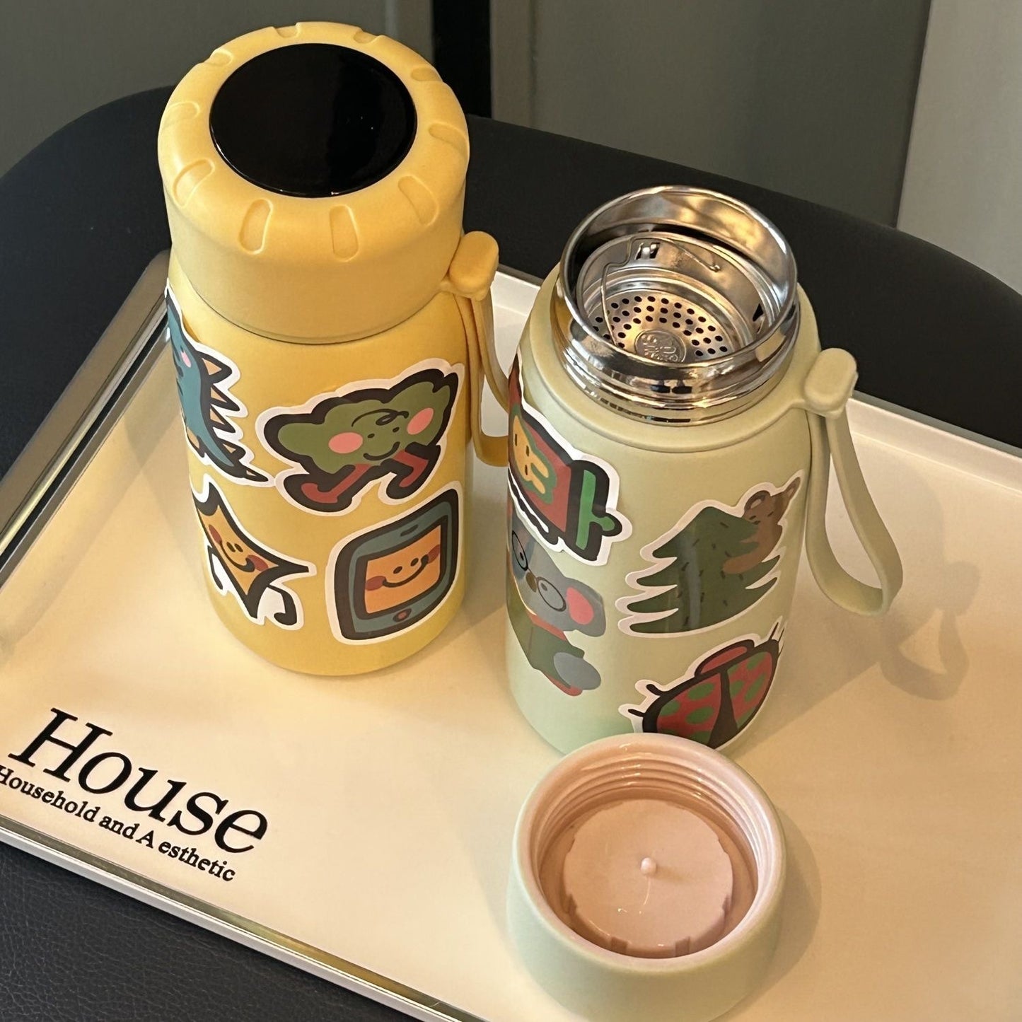 Damen stilvolle Wasserflasche mit witzigen Aufklebermotiven Brehn