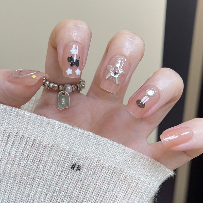 Dekoratives Press-On-Nagelset mit einzigartigen Designs Brehn