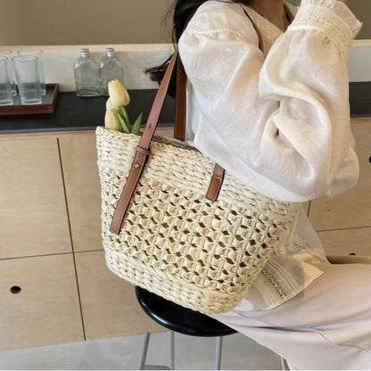 Handgewebte Strandtasche Im Modernen Design Brehn
