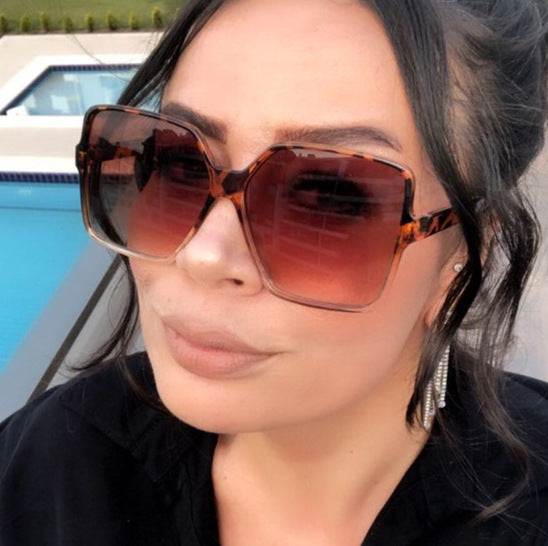 Damen oversized quadratische Sonnenbrille mit elegantem Rahmen Brehn