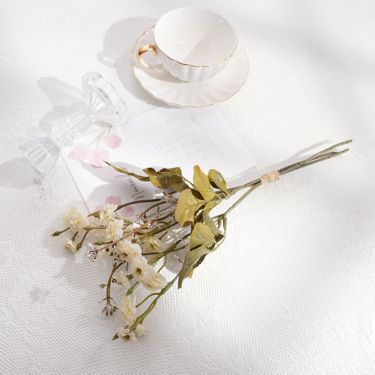 Vintage-inspirierter Trockenblumenstrauß